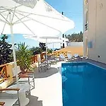 Pensionat Anemone Luxury Suites 4*